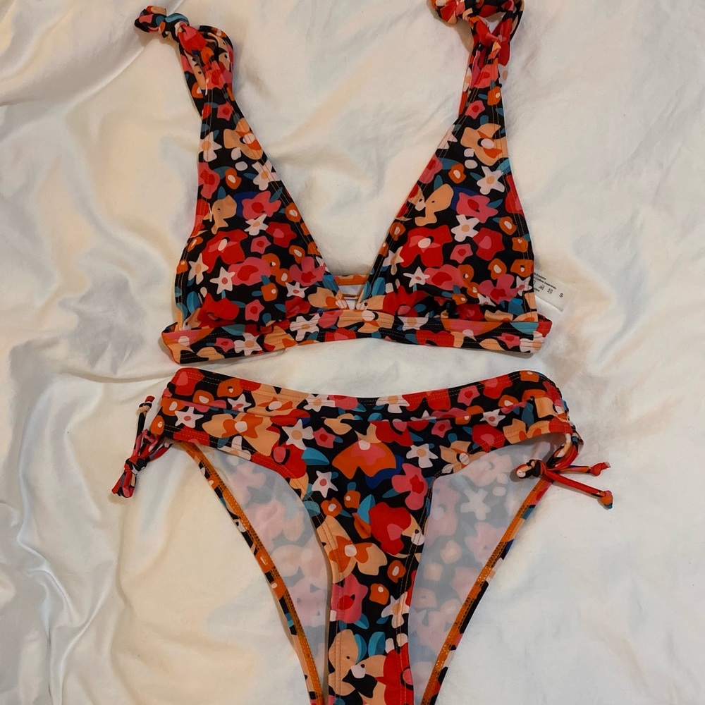 ***NWT*** Shein Two Piece Swimsuit!